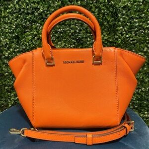 LIKE NEW Michael Kors Tote Crossbody